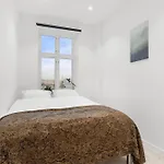Apartmán 4br 2bath - Penthouse Esque
