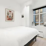 4br 2bath - Penthouse Esque Apartmán