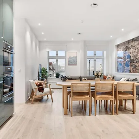 4br 2bath - Penthouse Esque Διαμέρισμα *