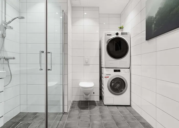 4br 2bath - Penthouse Esque *