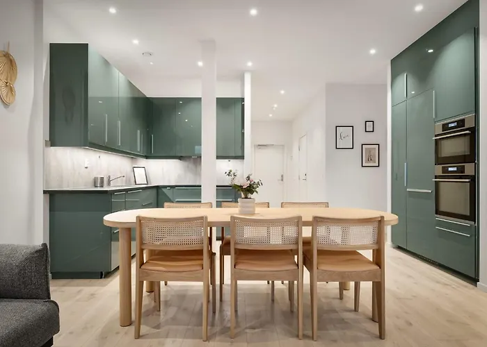 4br 2bath - Penthouse Esque Appartement