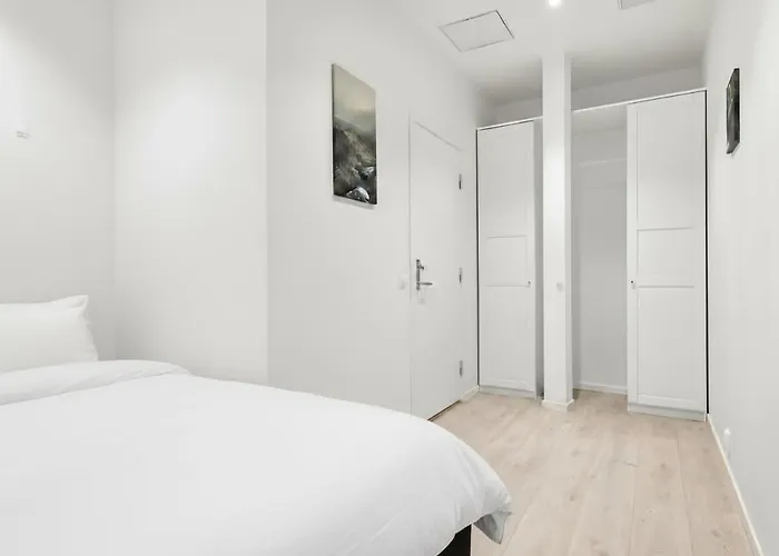 4br 2bath - Penthouse Esque Appartement